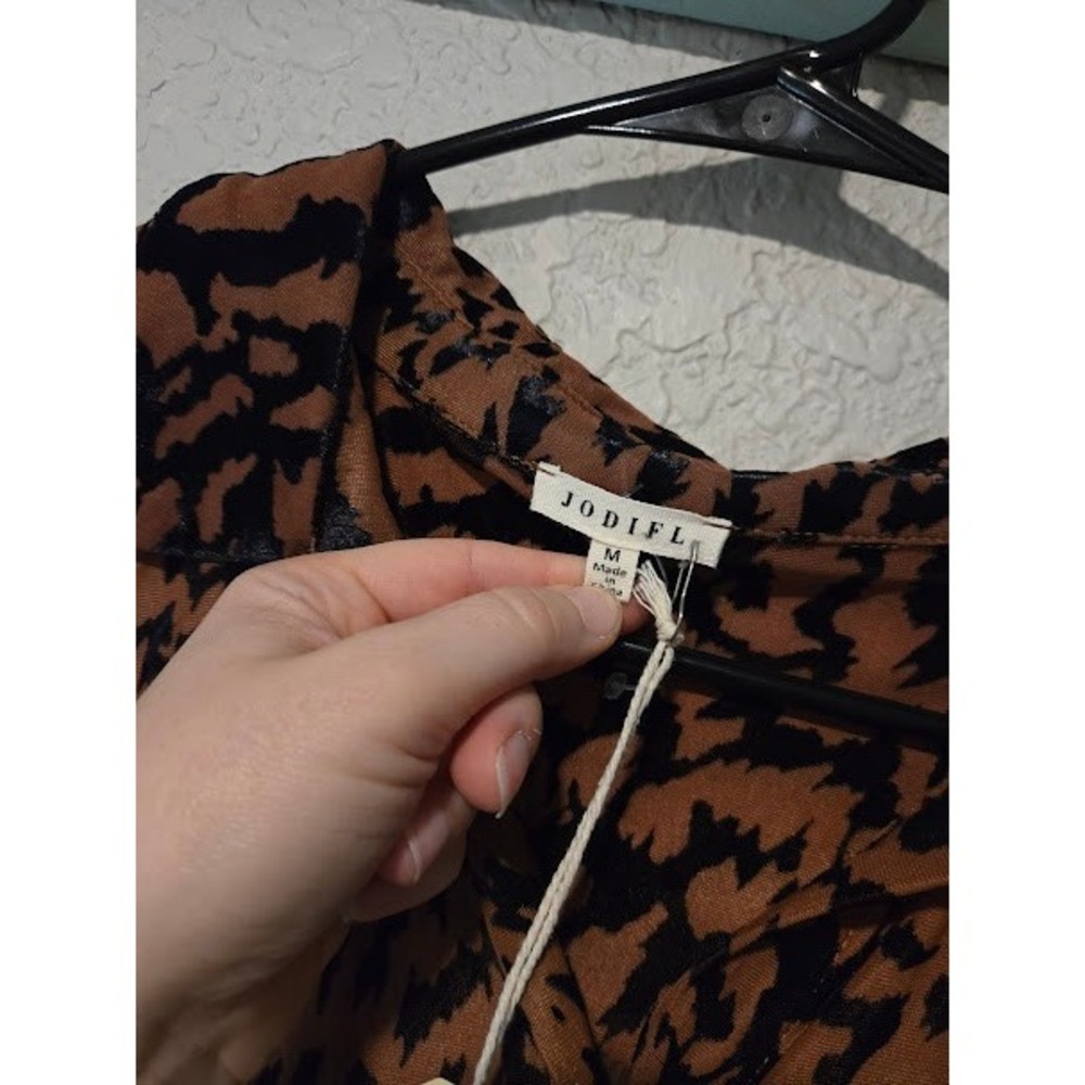 jodifl Animal Printed Blouse - Picture 2 of 2